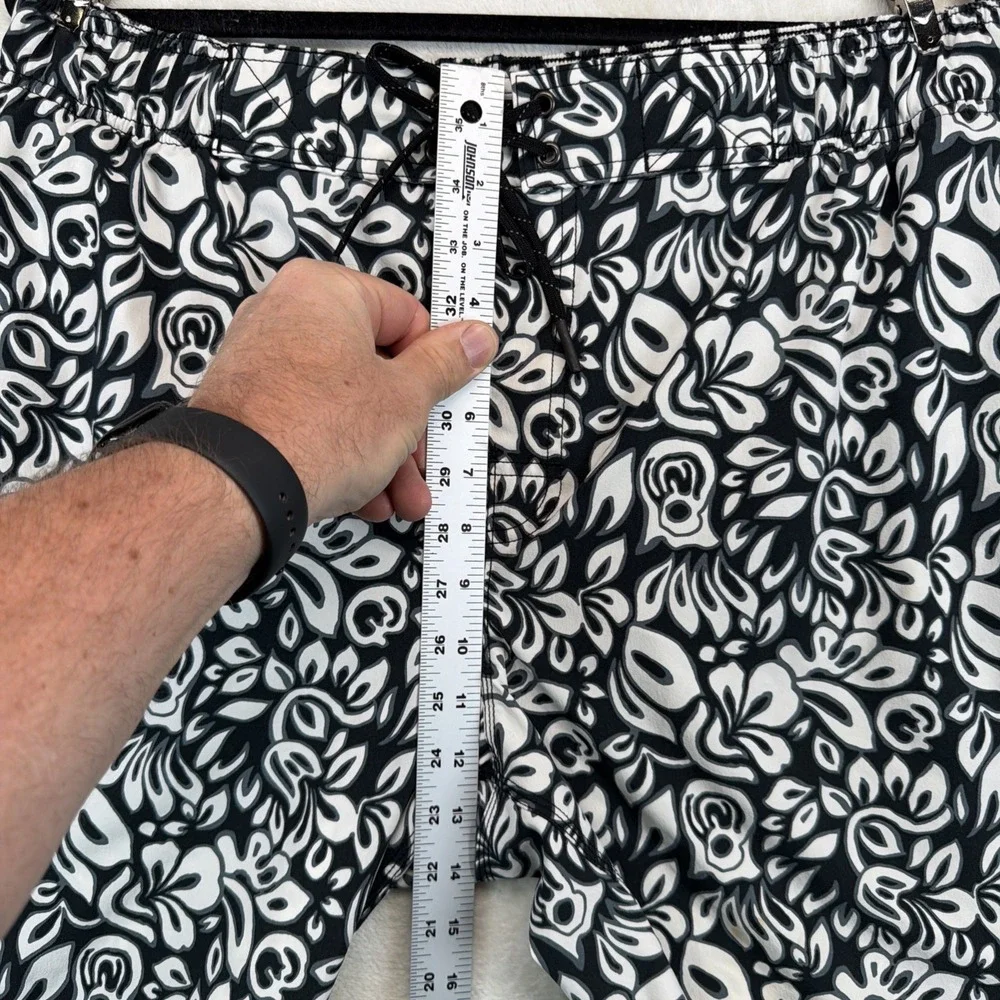 Coolibar Mens Swim Trunks Large UPF 50+ Black White Board Shorts Mesh Lined